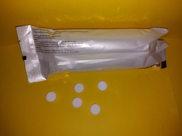 1 Wasserfilter Patrone (schraubbar) kompatibel mit AEG, Bosch, Krups, Siemens, etc. + 5 Reinigungstabs