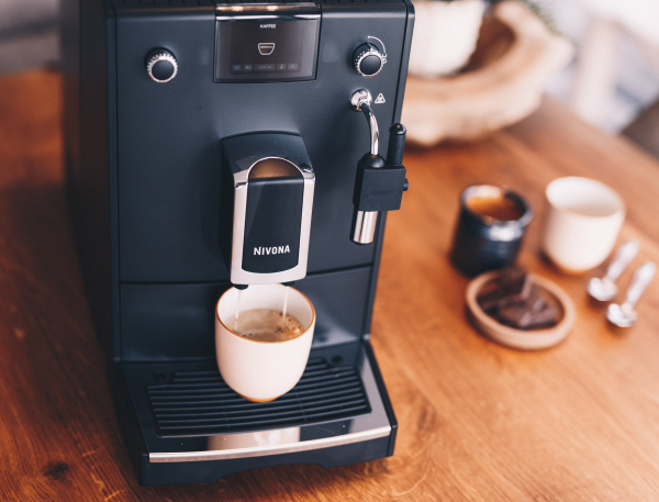 Nivona Cafe Romatica 550 Mattschwarz / Chrom
